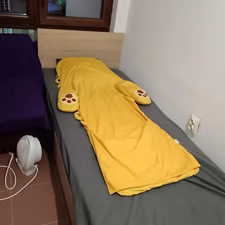 на пъпа на варна, голяма стая! Apartman