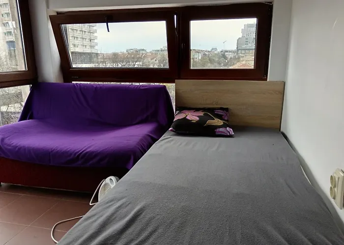 на пъпа на варна, голяма стая! *