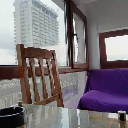 на пъпа на варна, голяма стая! Apartament Varna