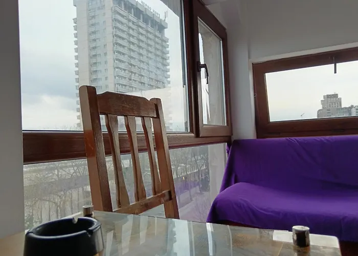 на пъпа на варна, голяма стая! Apartment Varna
