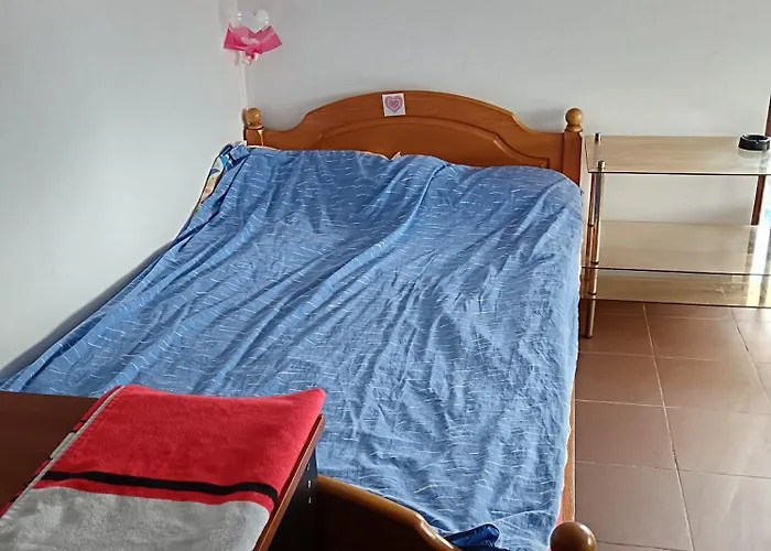 на пъпа на варна, голяма стая! Apartment Varna